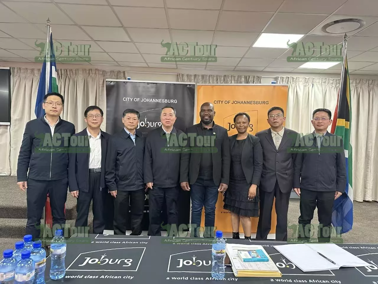 约翰内斯堡市议会公务.jpg